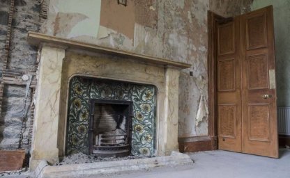 Repairing an old fireplace with Vitcas products